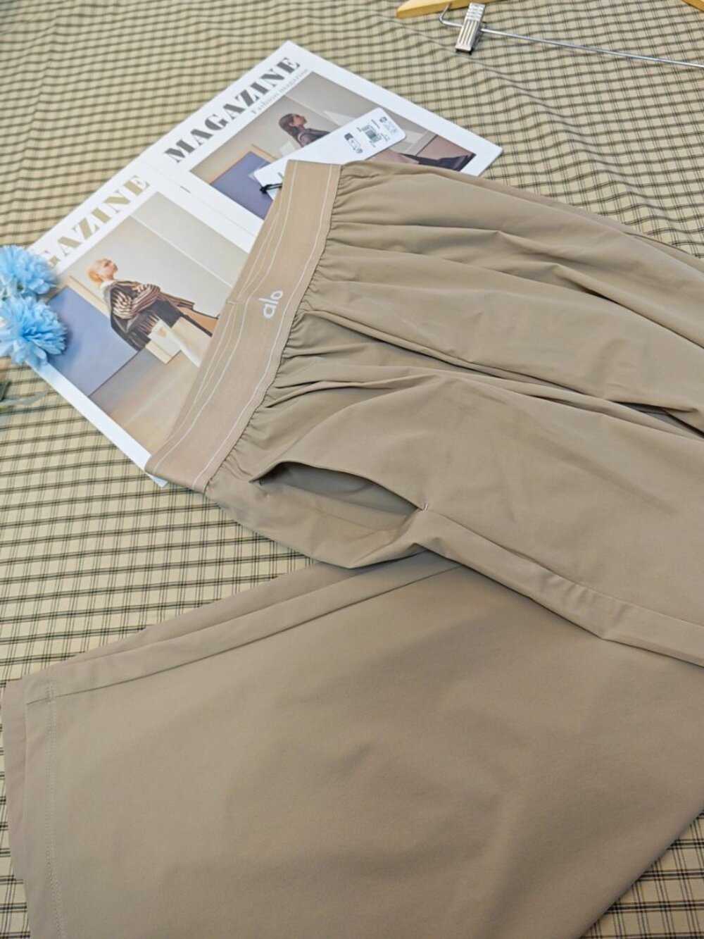 NWT 🌿ALO Yoga Suit Up Trouser | Gravel Color Size XXS(Regular) - Picture 3 of 8
